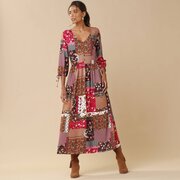 Hosszú ruha V-nyakkal és patchwork mintával akciós termékkép 1