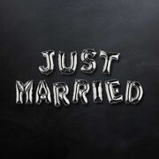 UPPER CLASS fóliás lufi "JUST MARRIED" termék 2. képe