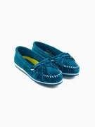 Minnetonka Mokaszin 'Kilty'  sötétkék / fehér termék 2. képe