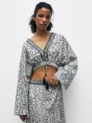 Pull&Bear Blúz  indigó / fekete / természetes fehér termék 2. képe