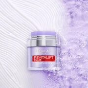L&#039;ORÉAL PARIS Revitalift Filler Pressed könnyű krém hialuronsavval (50ml) termék 2. képe