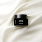 LIERAC Premium Silky ránctalanító krém normál bőrre (50ml) termék 2. képe